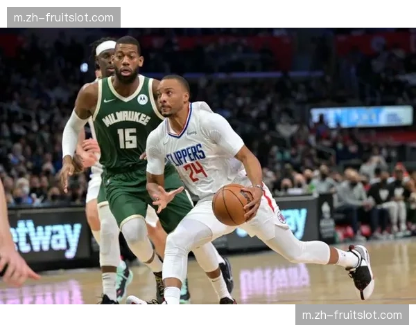 比尔左髋骨骨折手术 快船后场核心赛季提前报销