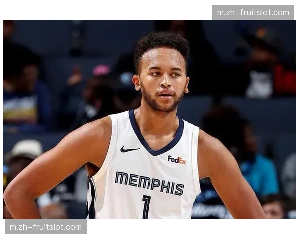 灰熊锋线克拉克小腿伤势三月中前难复出 周志豪宣布赛季报销